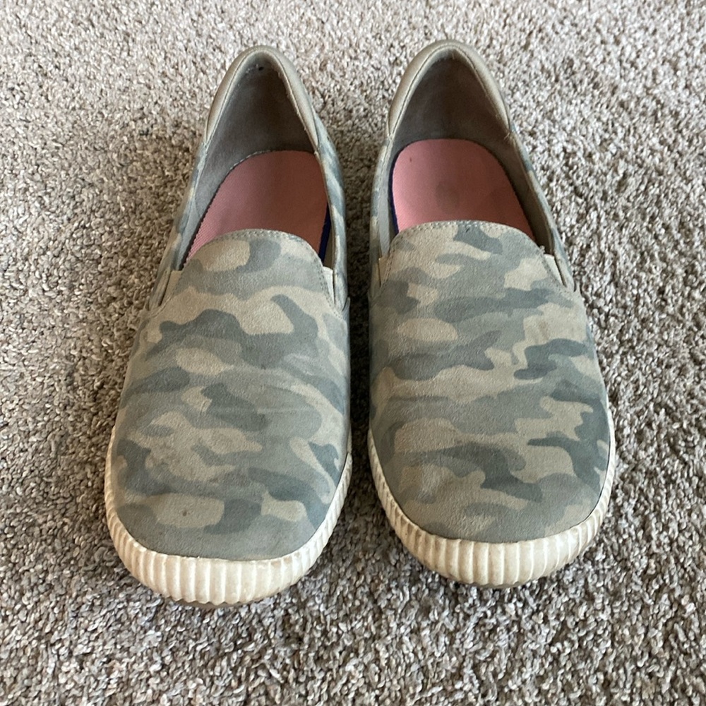 Dr Scholls camo slip ons
